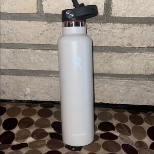Hydro Flask Classic White Bottle with Black Lid